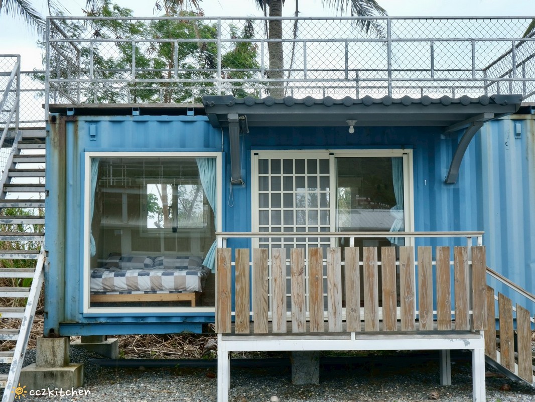 台東成功咖啡廳推薦「椰風浪鼓」純白貨櫃屋、椰林環繞,海邊的世外桃源。 - 第11張圖 台東成功咖啡廳推薦「椰風浪鼓」純白貨櫃屋、椰林環繞,海邊的世外桃源。