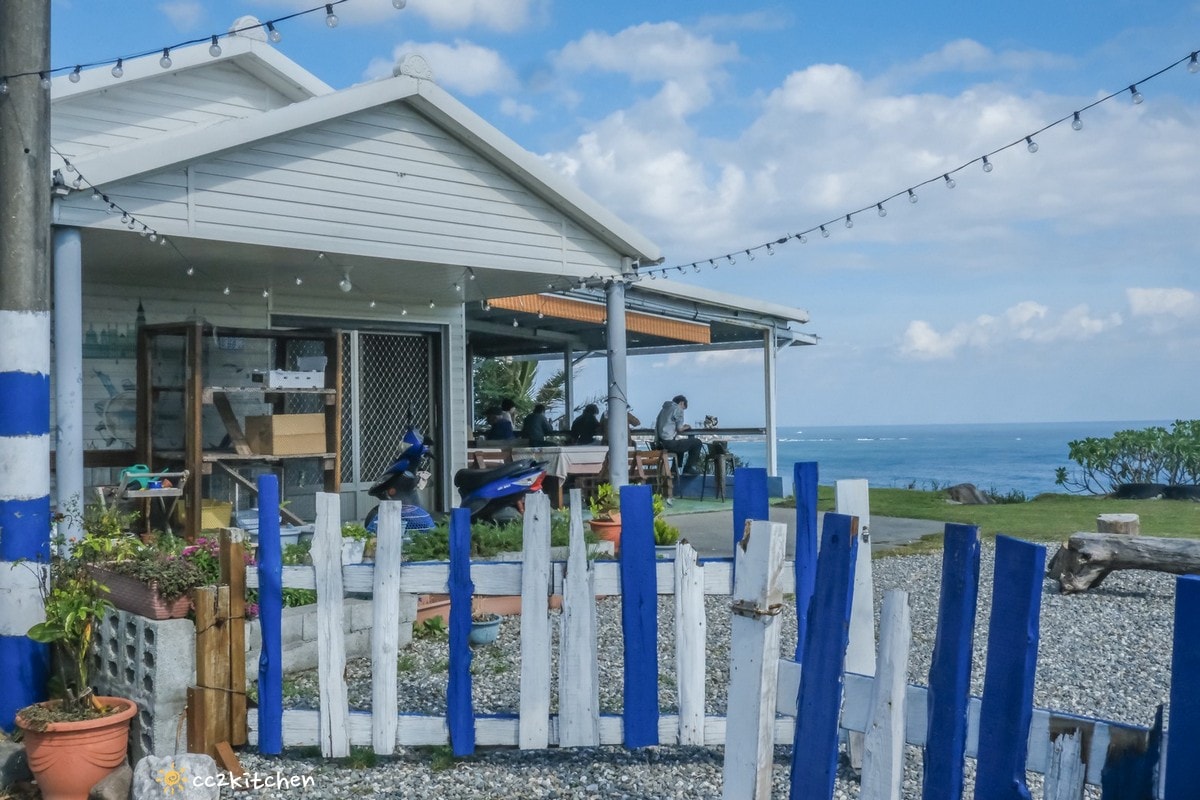 台東成功八邊「里漾餐廳 Lyang」，藏在海岸公路上的海景秘境小餐館！海景第一排，邊吃飯邊看海～義法料理結合在地食材！成功私房口袋名單推薦。