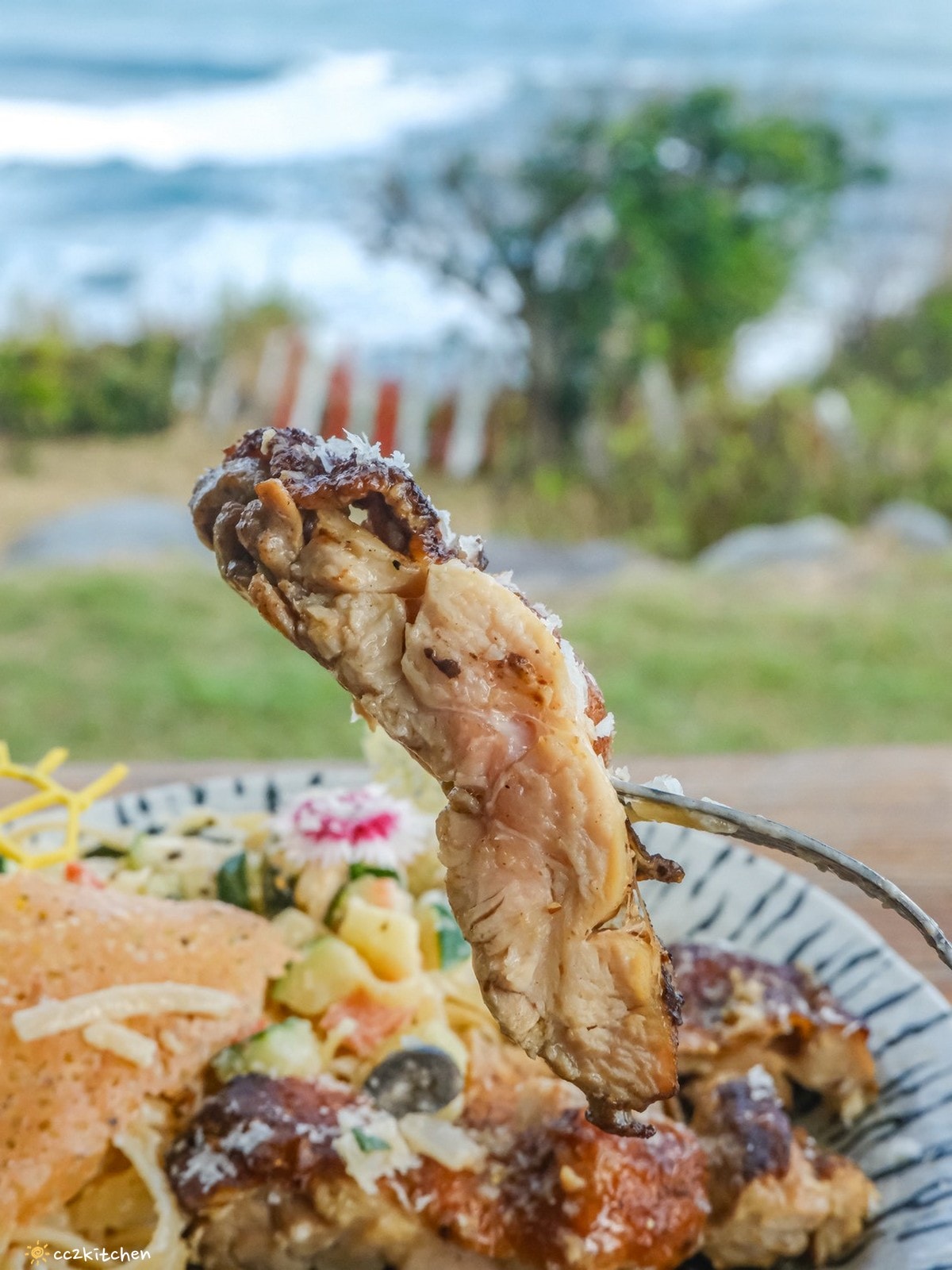 台東成功八邊「里漾餐廳 Lyang」，藏在海岸公路上的海景秘境小餐館！海景第一排，邊吃飯邊看海～義法料理結合在地食材！成功私房口袋名單推薦。