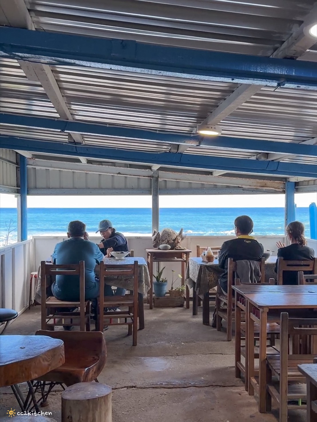 台東成功美食推薦「新海灣牛肉麵-手工蔥花餅」,台11線海景牛肉麵隱藏版小店,半筋半肉紅燒牛肉麵配海景超療癒~ - 第8張圖 台東成功美食推薦「新海灣牛肉麵-手工蔥花餅」,台11線海景牛肉麵隱藏版小店,半筋半肉紅燒牛肉麵配海景超療癒~