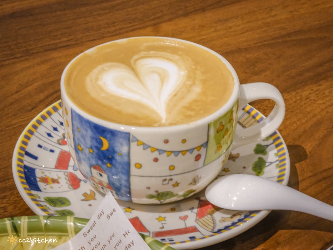 台東最新景觀餐廳「望月坡景觀咖啡廳」開箱~富源半山腰夜景秘境、低消120元就可以不限時用餐+欣賞美美夜景!台東親子友善餐廳、夜晚聚會好去處推薦。 - 第34張圖 台東最新景觀餐廳「望月坡景觀咖啡廳」開箱~富源半山腰夜景秘境、低消120元就可以不限時用餐+欣賞美美夜景!台東親子友善餐廳、夜晚聚會好去處推薦。