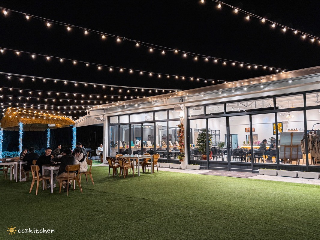 台東最新景觀餐廳「望月坡景觀咖啡廳」開箱~富源半山腰夜景秘境、低消120元就可以不限時用餐+欣賞美美夜景!台東親子友善餐廳、夜晚聚會好去處推薦。 - 第6張圖 台東最新景觀餐廳「望月坡景觀咖啡廳」開箱~富源半山腰夜景秘境、低消120元就可以不限時用餐+欣賞美美夜景!台東親子友善餐廳、夜晚聚會好去處推薦。