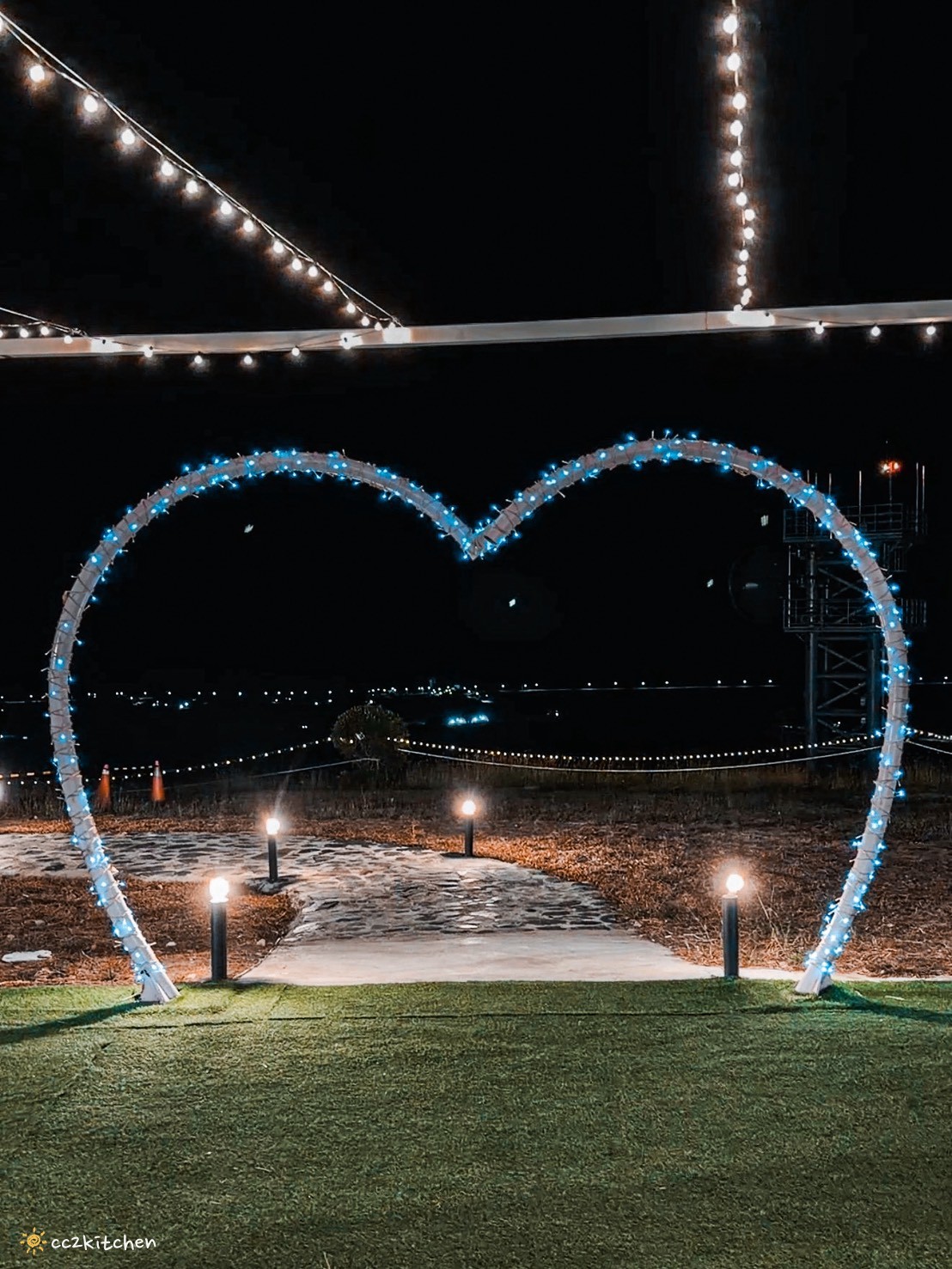 台東最新景觀餐廳「望月坡景觀咖啡廳」開箱~富源半山腰夜景秘境、低消120元就可以不限時用餐+欣賞美美夜景!台東親子友善餐廳、夜晚聚會好去處推薦。 - 第5張圖 台東最新景觀餐廳「望月坡景觀咖啡廳」開箱~富源半山腰夜景秘境、低消120元就可以不限時用餐+欣賞美美夜景!台東親子友善餐廳、夜晚聚會好去處推薦。