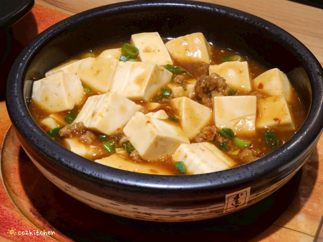 台東市區美食推薦「食年」，新開幕台菜餐館顛覆你對傳統台菜的想像～精緻家常料理經典白飯殺手，午餐可升級個人套餐，一個人也能輕鬆享用的台東聚餐與台東台菜餐廳首選！