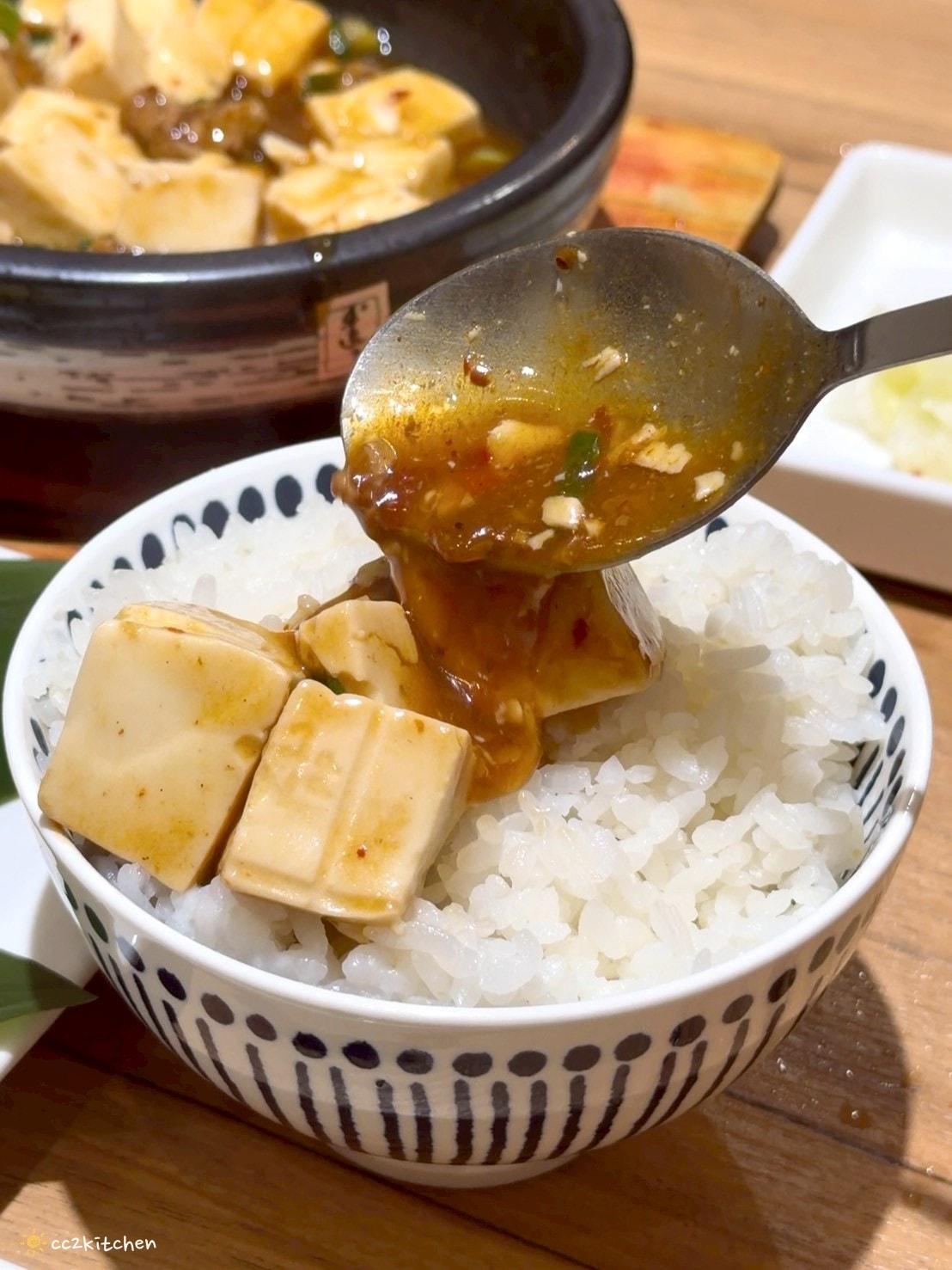 台東市區美食推薦「食年」，新開幕台菜餐館顛覆你對傳統台菜的想像～精緻家常料理經典白飯殺手，午餐可升級個人套餐，一個人也能輕鬆享用的台東聚餐與台東台菜餐廳首選！