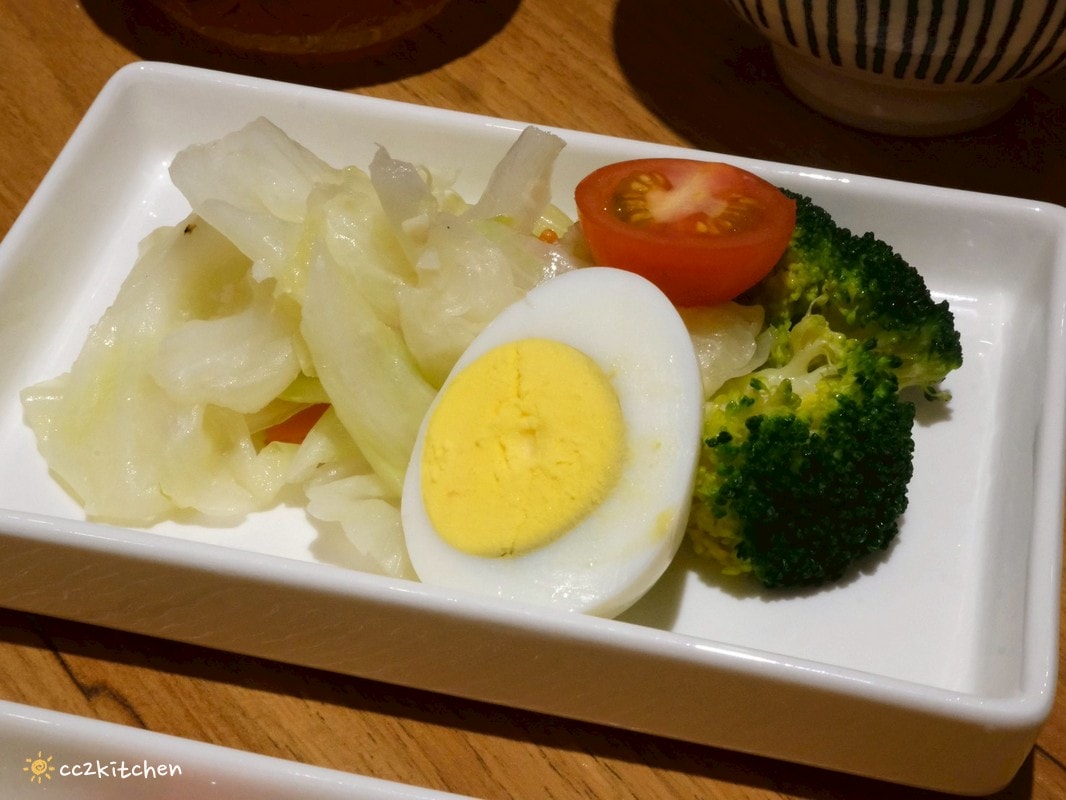 台東市區美食推薦「食年」，新開幕台菜餐館顛覆你對傳統台菜的想像～精緻家常料理經典白飯殺手，午餐可升級個人套餐，一個人也能輕鬆享用的台東聚餐與台東台菜餐廳首選！