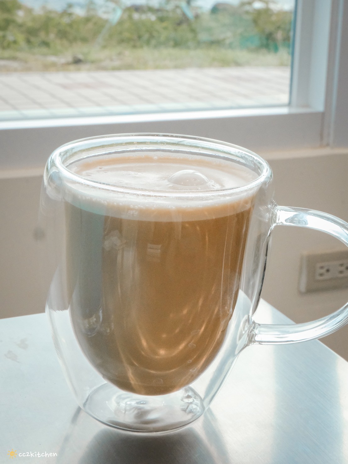 台東新開幕海景咖啡廳推薦！「浪潛水渚橋海洋園區」，坐擁太平洋第一排視角、台東海線必訪下午茶新地標、結合海洋教育與療癒系景觀空間，離市區只需30分鐘。