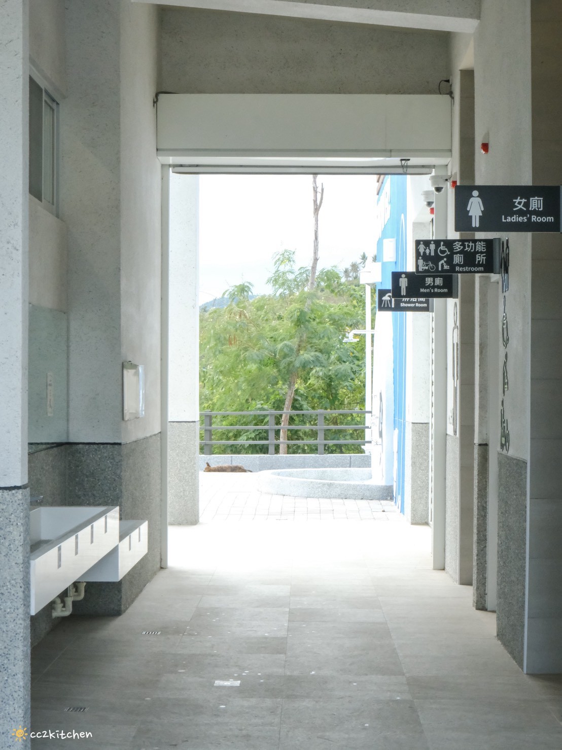 台東新開幕海景咖啡廳推薦！「浪潛水渚橋海洋園區」，坐擁太平洋第一排視角、台東海線必訪下午茶新地標、結合海洋教育與療癒系景觀空間，離市區只需30分鐘。