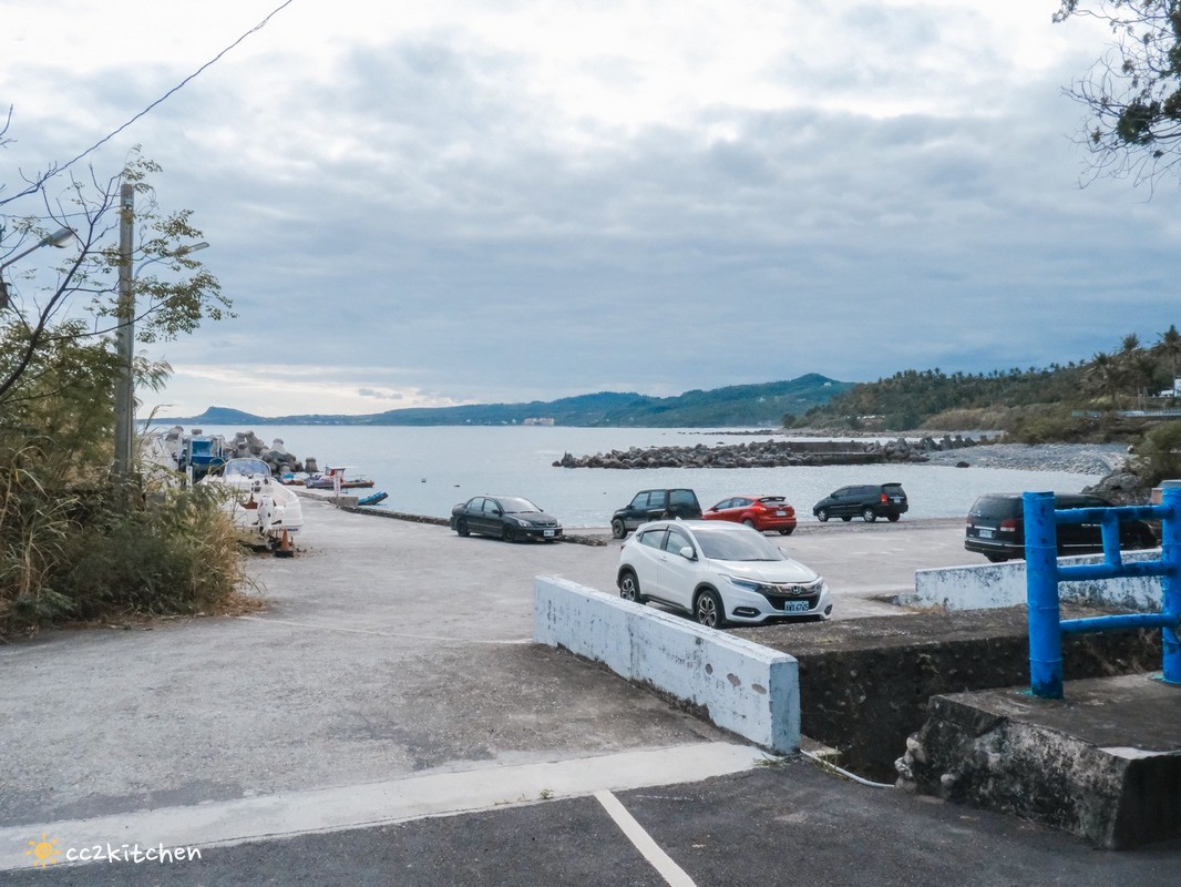 台東新開幕海景咖啡廳推薦！「浪潛水渚橋海洋園區」，坐擁太平洋第一排視角、台東海線必訪下午茶新地標、結合海洋教育與療癒系景觀空間，離市區只需30分鐘。