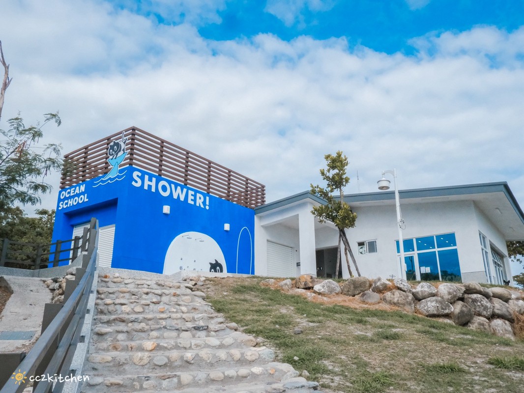 台東新開幕海景咖啡廳推薦！「浪潛水渚橋海洋園區」，坐擁太平洋第一排視角、台東海線必訪下午茶新地標、結合海洋教育與療癒系景觀空間，離市區只需30分鐘。