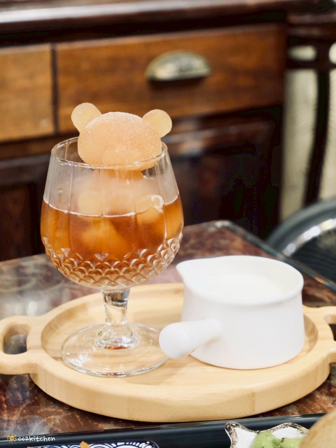台東美食推薦「金采複合式精品&餐飲」，隱身天后宮附近的歐風復古餐廳，必吃台東少見咖哩叻沙湯麵，結合精品選物的異國料理好去處～