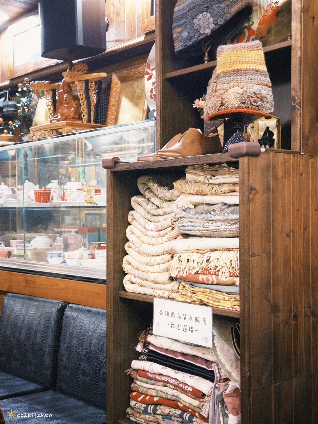 台東美食推薦「金采複合式精品&餐飲」，隱身天后宮附近的歐風復古餐廳，必吃台東少見咖哩叻沙湯麵，結合精品選物的異國料理好去處～