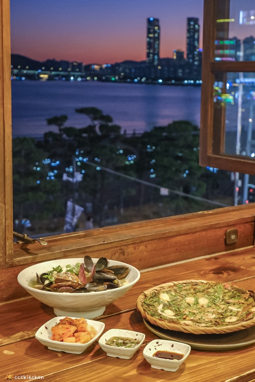 【2026韓國釜山自由行攻略】六天五夜兩萬有找玩釜山！海景美食咖啡廳、必去打卡景點、廣安里海景住宿，超簡單交通指南一次看～
