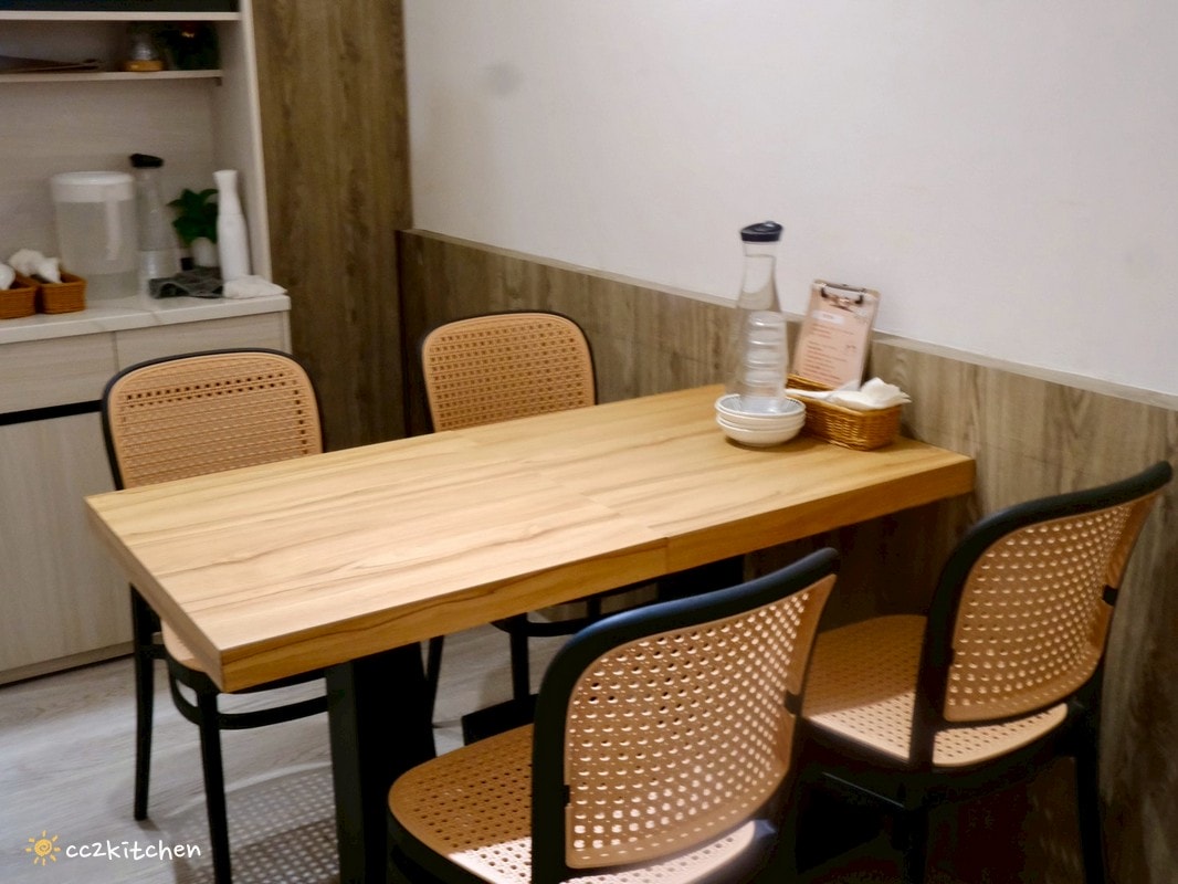 台東市區美食推薦「食年」，新開幕台菜餐館顛覆你對傳統台菜的想像～精緻家常料理經典白飯殺手，午餐可升級個人套餐，一個人也能輕鬆享用的台東聚餐與台東台菜餐廳首選！