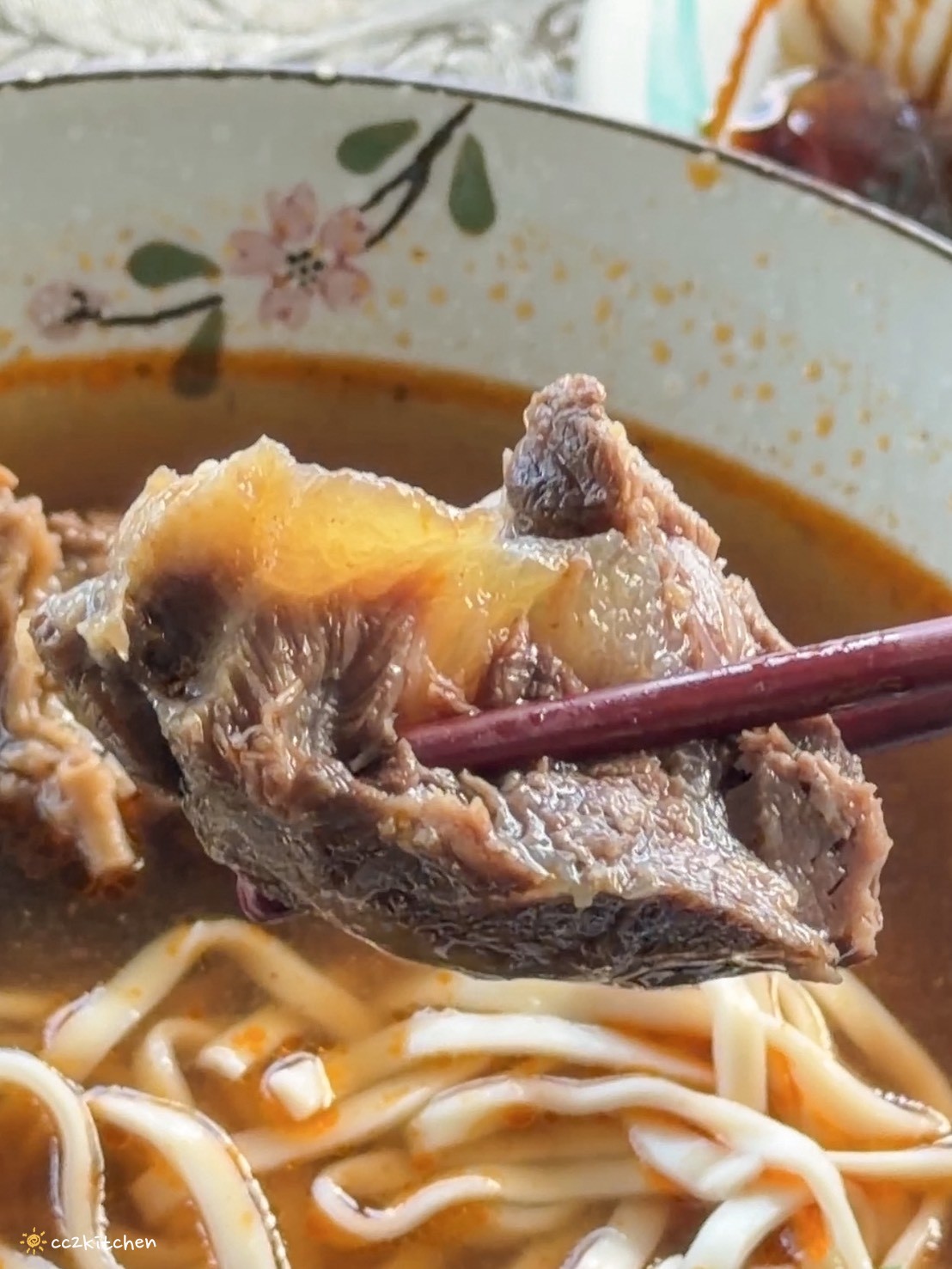 台東成功美食推薦「新海灣牛肉麵-手工蔥花餅」,台11線海景牛肉麵隱藏版小店,半筋半肉紅燒牛肉麵配海景超療癒~ - 第15張圖 台東成功美食推薦「新海灣牛肉麵-手工蔥花餅」,台11線海景牛肉麵隱藏版小店,半筋半肉紅燒牛肉麵配海景超療癒~