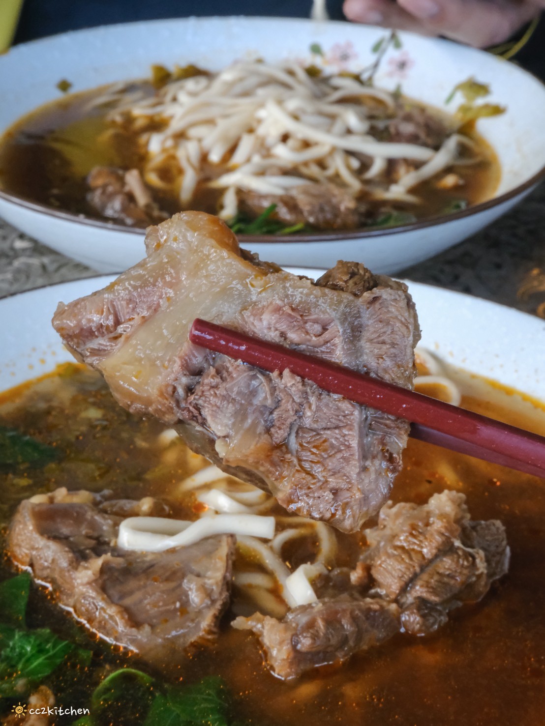 台東成功美食推薦「新海灣牛肉麵-手工蔥花餅」,台11線海景牛肉麵隱藏版小店,半筋半肉紅燒牛肉麵配海景超療癒~ - 第13張圖 台東成功美食推薦「新海灣牛肉麵-手工蔥花餅」,台11線海景牛肉麵隱藏版小店,半筋半肉紅燒牛肉麵配海景超療癒~