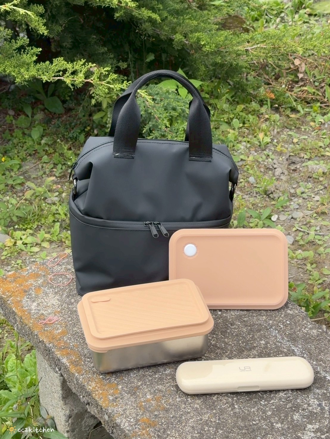 【上班族必備好物推薦】LiFE RiCH 富川創造「Loft Tote 城市隨行包」開箱！上班通勤、日常外出一包搞定～分層收納、防水保溫、帶便當不混味！