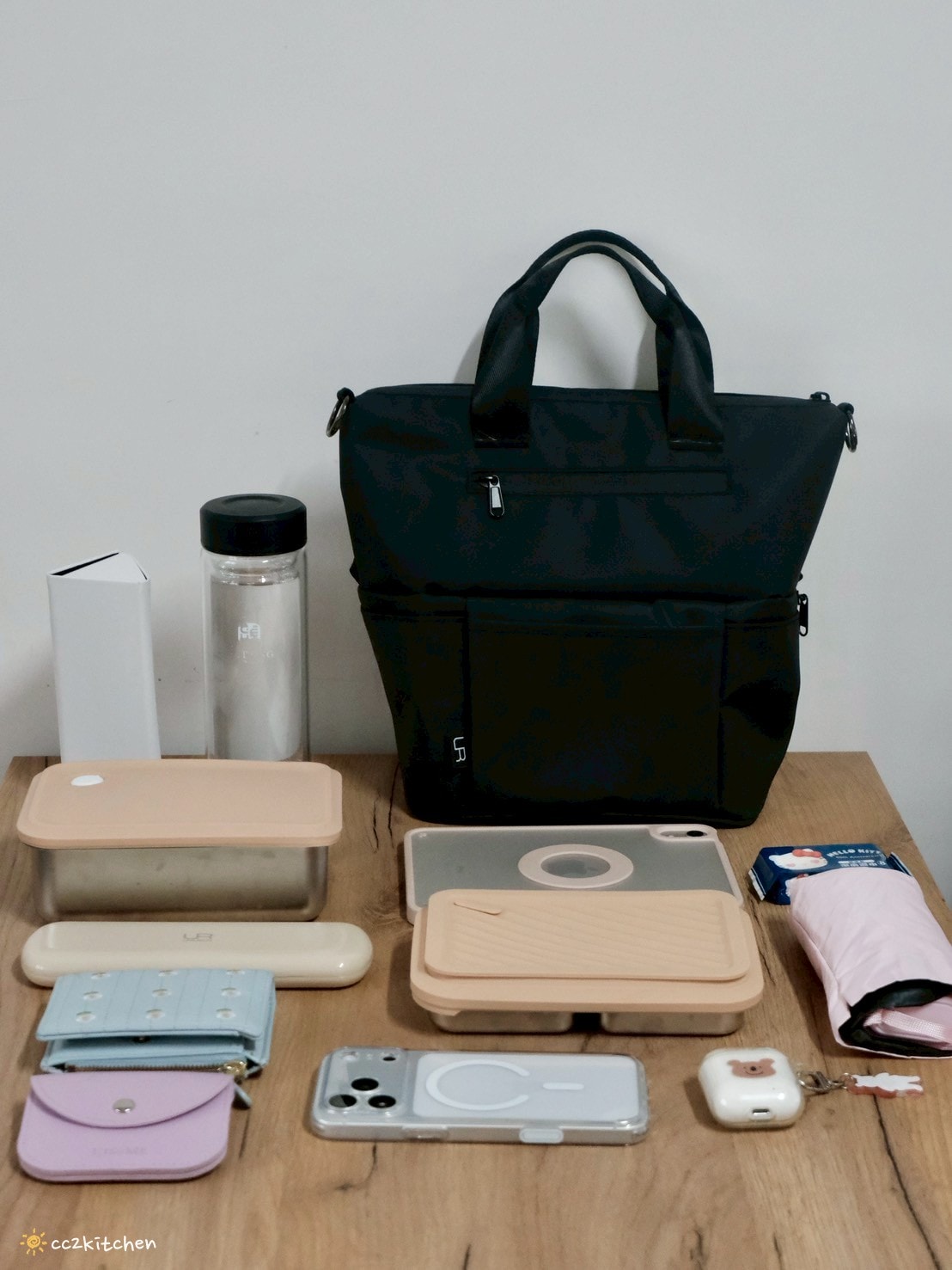 【上班族必備好物推薦】LiFE RiCH 富川創造「Loft Tote 城市隨行包」開箱！上班通勤、日常外出一包搞定～分層收納、防水保溫、帶便當不混味！
