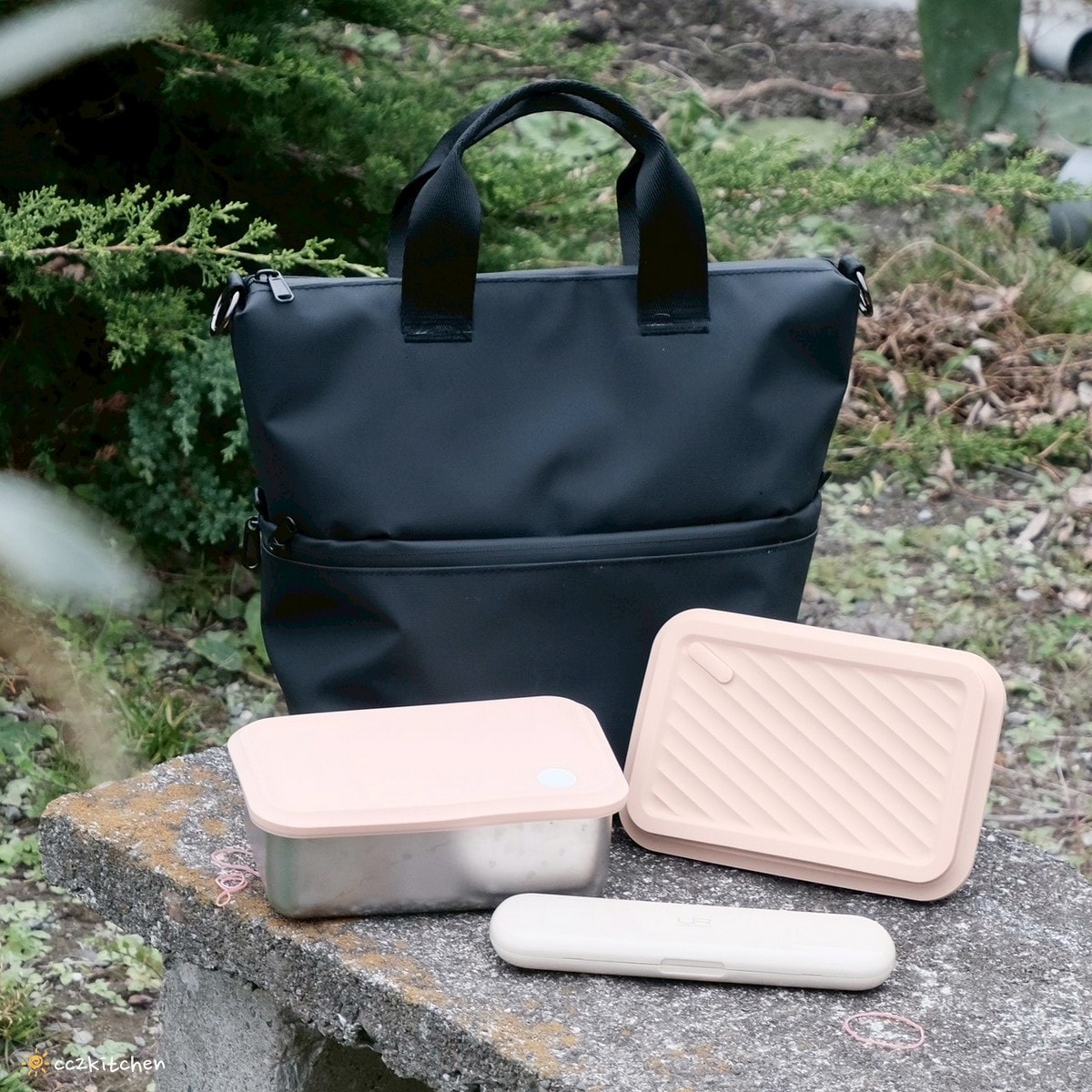 【上班族必備好物推薦】LiFE RiCH 富川創造「Loft Tote 城市隨行包」開箱！上班通勤、日常外出一包搞定～分層收納、防水保溫、帶便當不混味！
