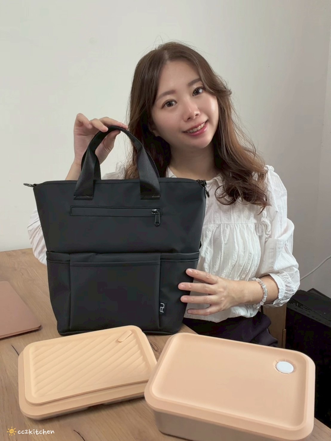 【上班族必備好物推薦】LiFE RiCH 富川創造「Loft Tote 城市隨行包」開箱！上班通勤、日常外出一包搞定～分層收納、防水保溫、帶便當不混味！