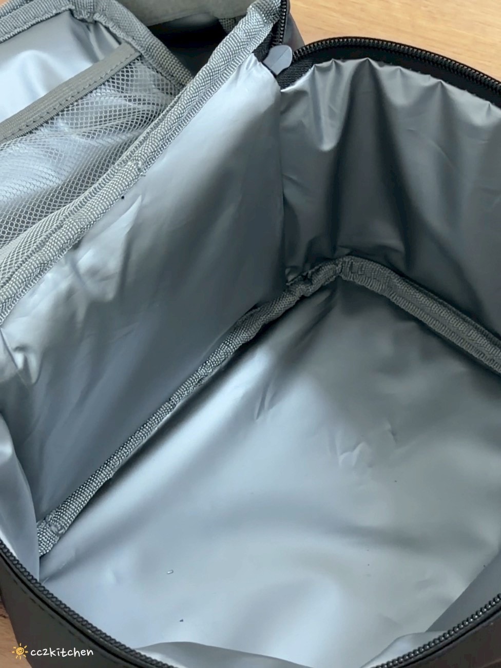 【上班族必備好物推薦】LiFE RiCH 富川創造「Loft Tote 城市隨行包」開箱！上班通勤、日常外出一包搞定～分層收納、防水保溫、帶便當不混味！