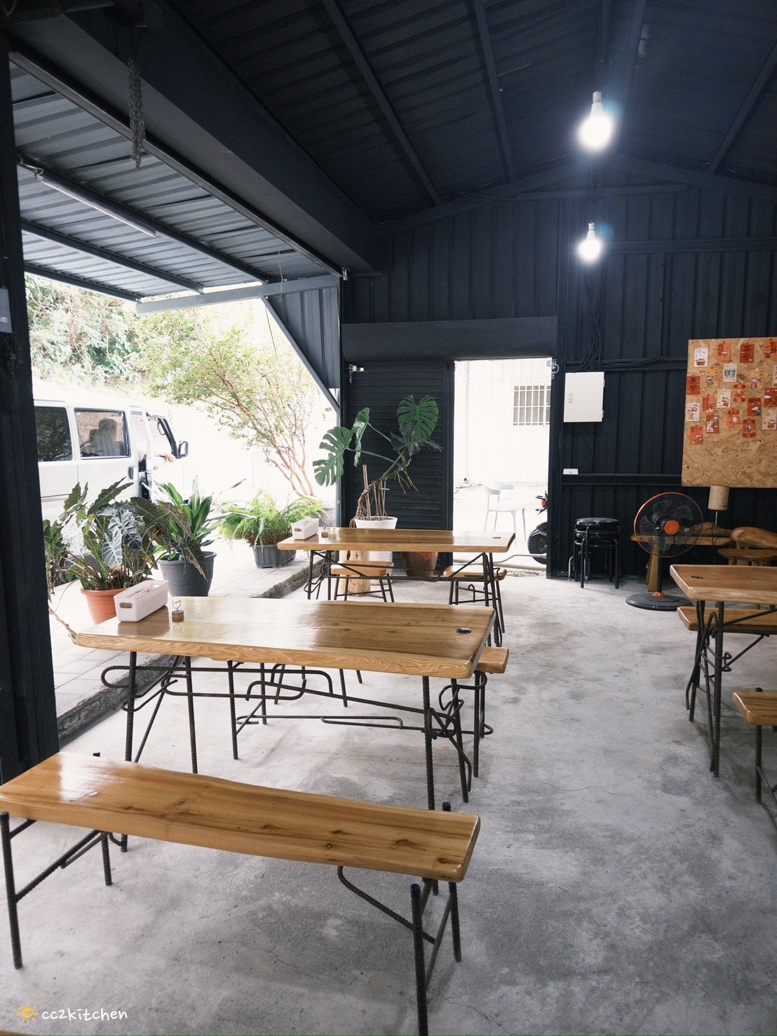 台東知本隱藏版古早味小吃「二春扁食」路邊低調小店，皮薄扎實的手工扁食與餛飩麵，台東知本溫泉平價美食小吃推薦。