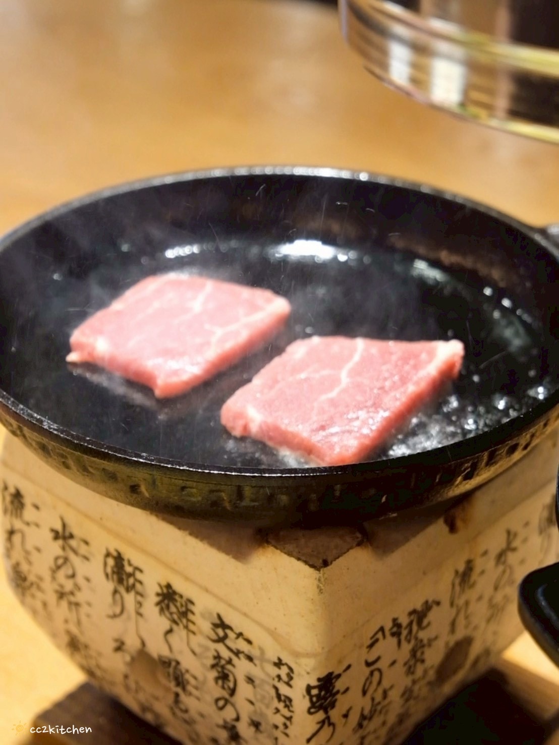 台南必吃日式炸牛排「萩椛牛かつ專門店」安平新店開幕！高雄人氣炸牛排進軍台南，個人烤爐、雙拼定食、酥炸霜降牛推薦～