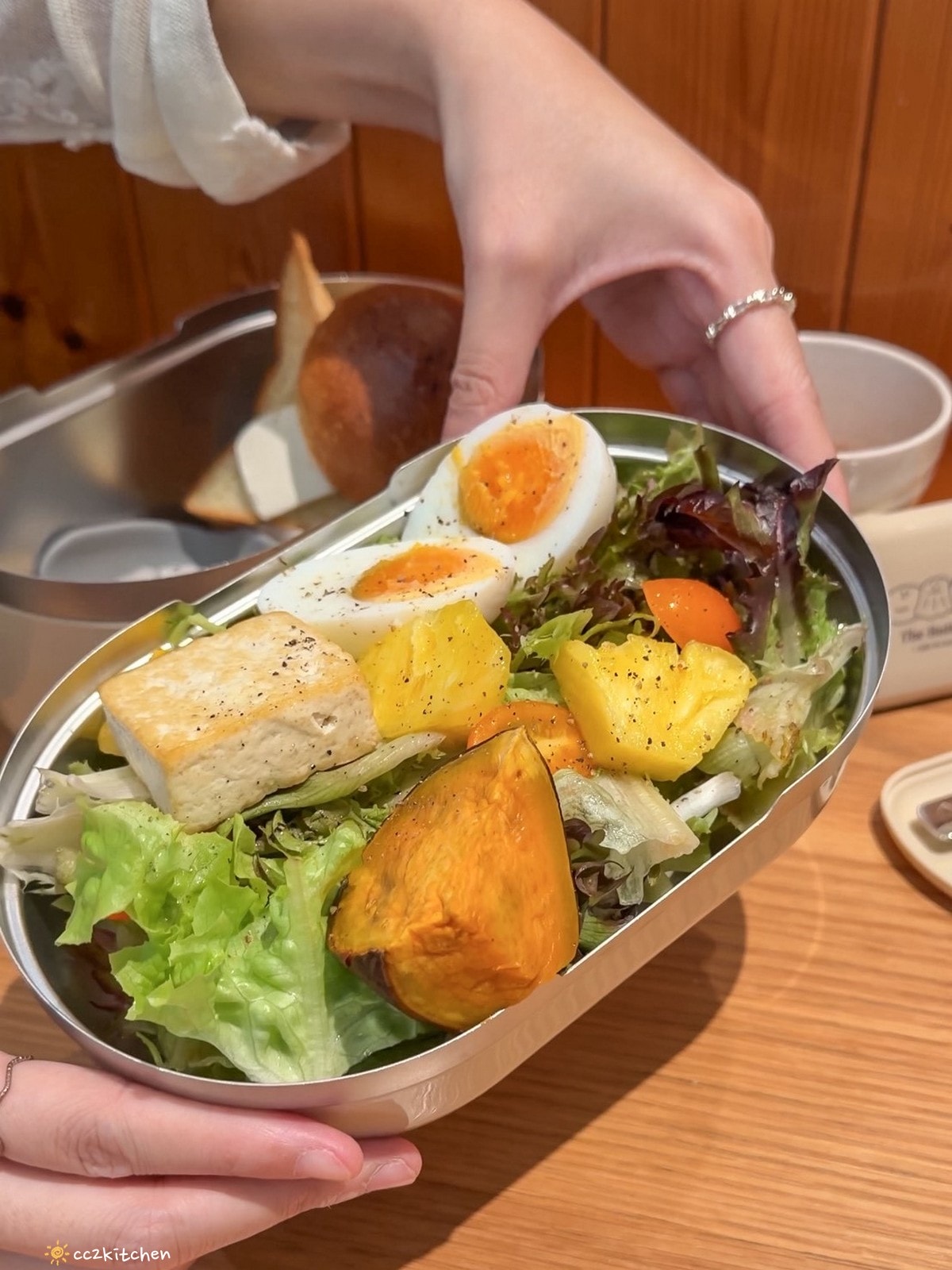 【療癒好物開箱】LiFE RiCH Bento-GO 伴伴盒 x 奶油家族聯名開箱！可搭穿搭更換外殼的神級餐盒，4盒合一設計＋隱藏餐具＋提袋一次到位，好看又實用的便當盒推薦。