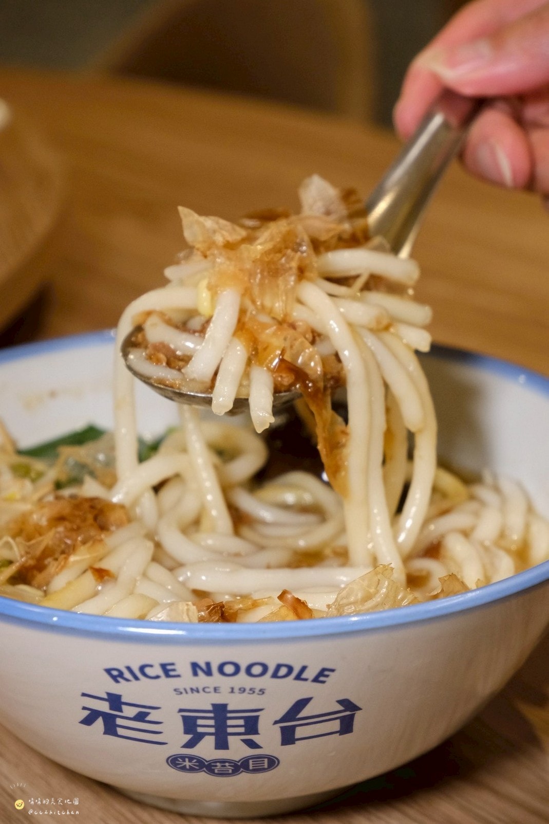 台東必吃美食推薦！70年老店「老東台米苔目」4/1重新開幕啦～全新摩登復古風裝潢氣派登場，必吃老台東味米苔目、古早味米苔目冰，一次解鎖台東在地經典小吃與創新甜品。