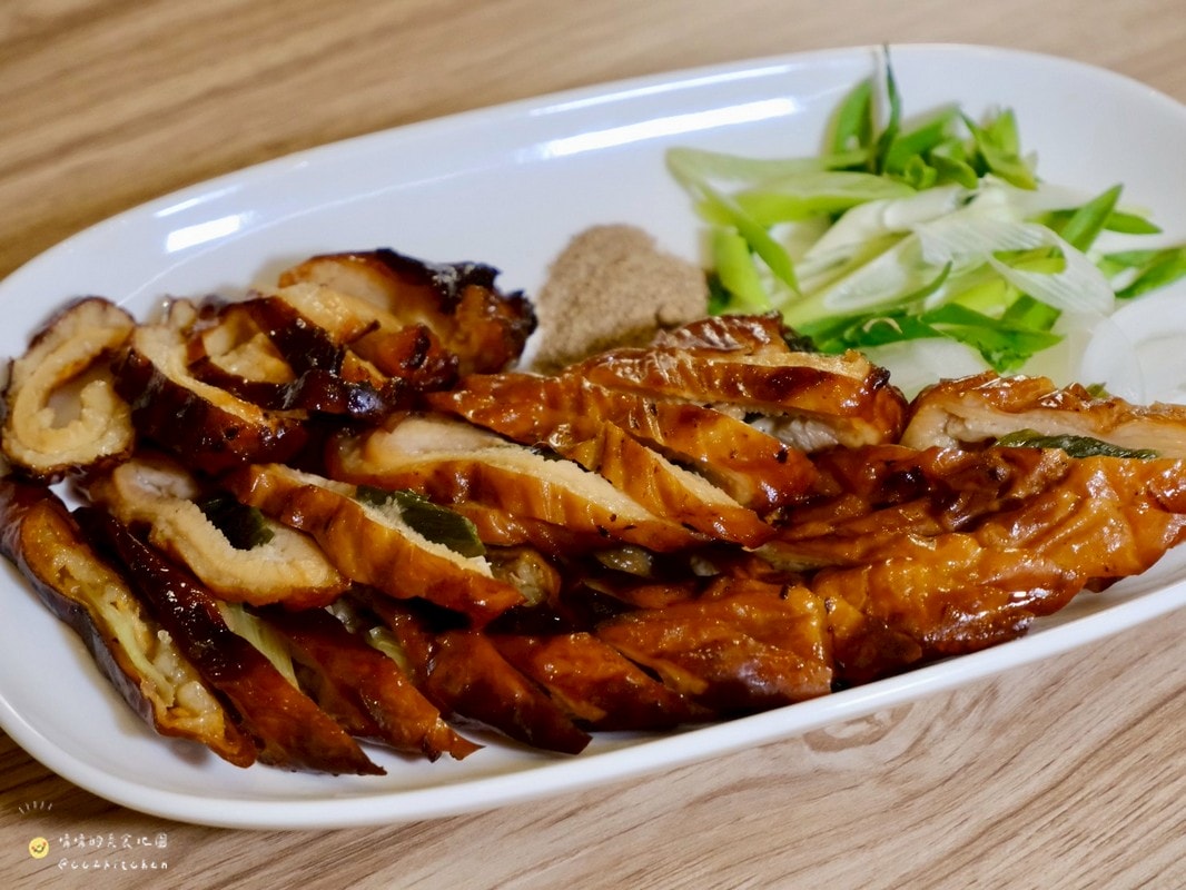 台東必吃美食推薦！70年老店「老東台米苔目」4/1重新開幕啦～全新摩登復古風裝潢氣派登場，必吃老台東味米苔目、古早味米苔目冰，一次解鎖台東在地經典小吃與創新甜品。