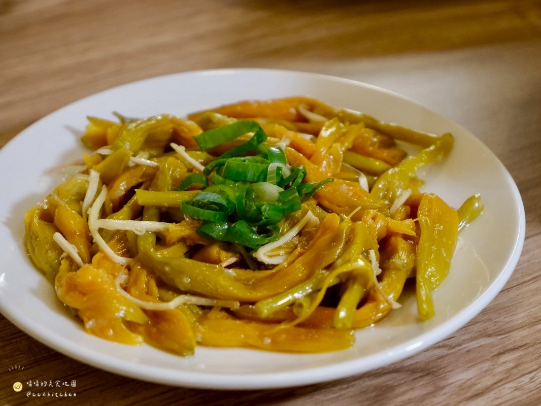 台東必吃美食推薦！70年老店「老東台米苔目」4/1重新開幕啦～全新摩登復古風裝潢氣派登場，必吃老台東味米苔目、古早味米苔目冰，一次解鎖台東在地經典小吃與創新甜品。