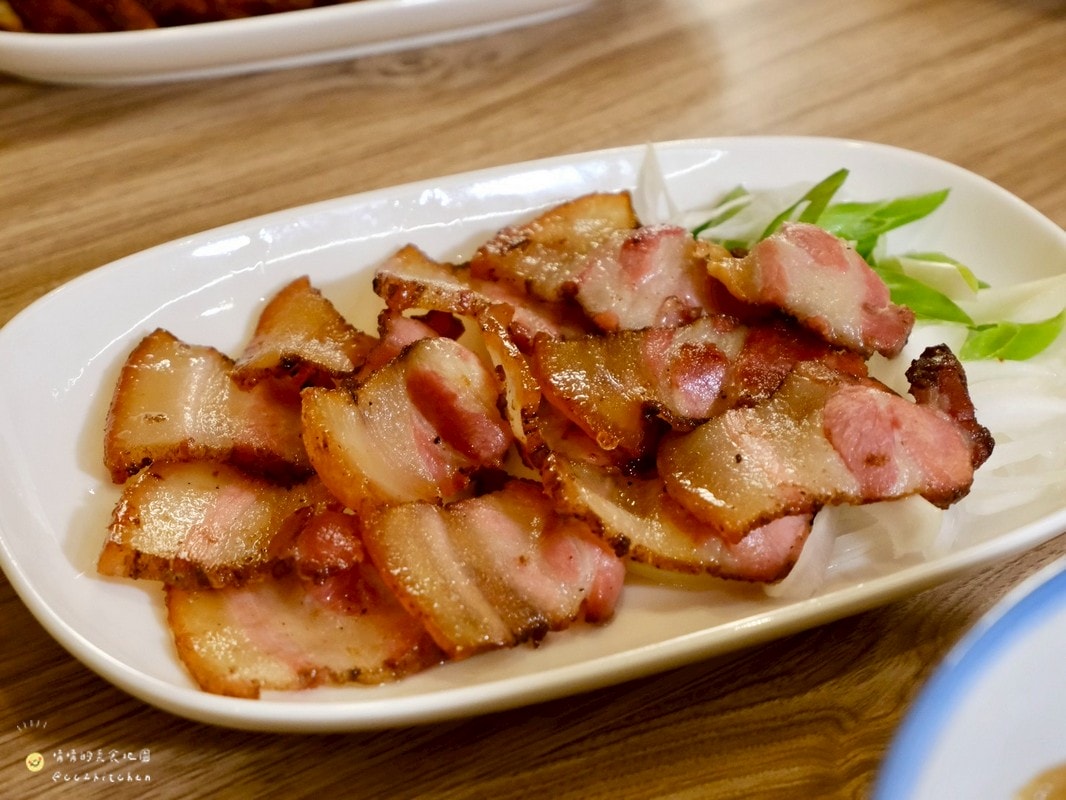 台東必吃美食推薦！70年老店「老東台米苔目」4/1重新開幕啦～全新摩登復古風裝潢氣派登場，必吃老台東味米苔目、古早味米苔目冰，一次解鎖台東在地經典小吃與創新甜品。