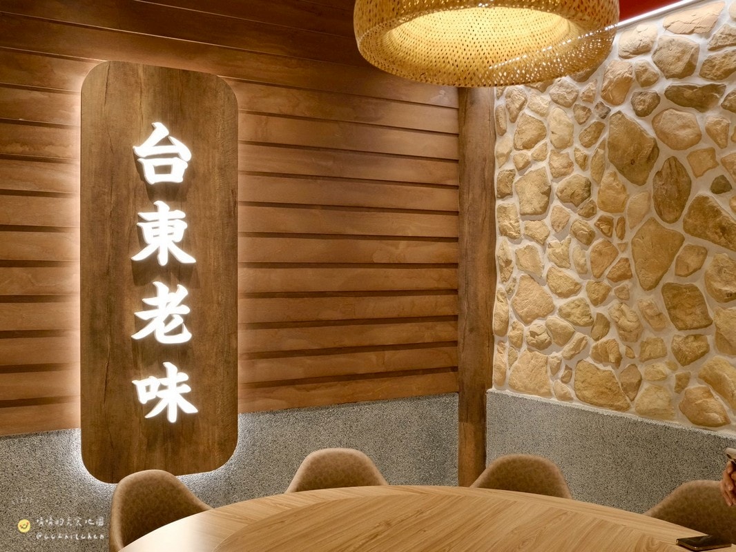 台東必吃美食推薦！70年老店「老東台米苔目」4/1重新開幕啦～全新摩登復古風裝潢氣派登場，必吃老台東味米苔目、古早味米苔目冰，一次解鎖台東在地經典小吃與創新甜品。