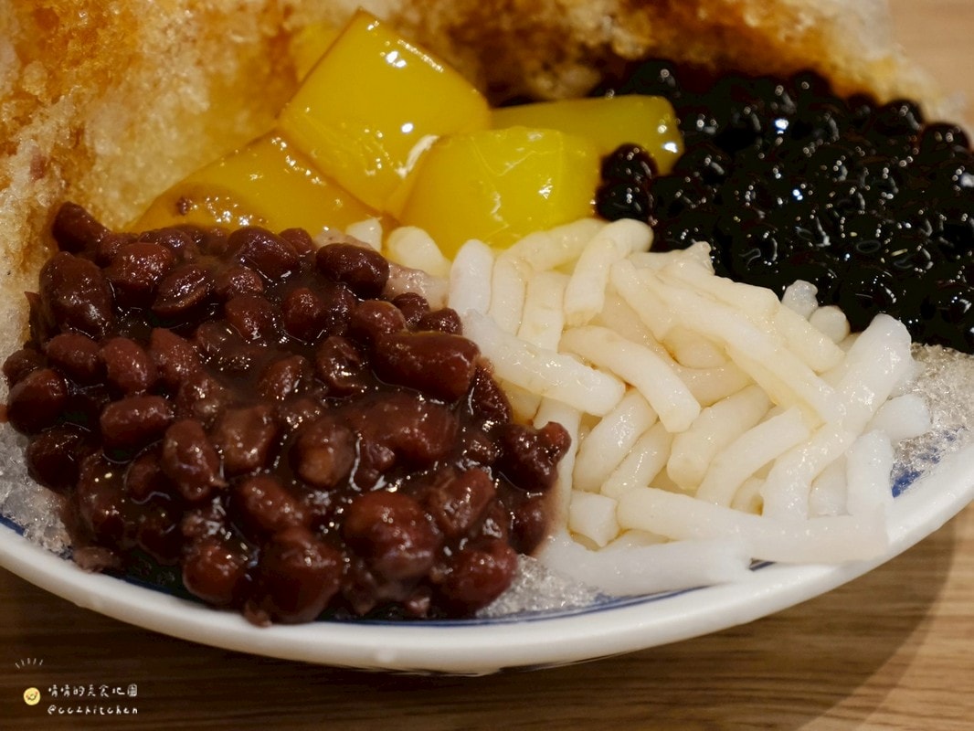 台東必吃美食推薦！70年老店「老東台米苔目」4/1重新開幕啦～全新摩登復古風裝潢氣派登場，必吃老台東味米苔目、古早味米苔目冰，一次解鎖台東在地經典小吃與創新甜品。
