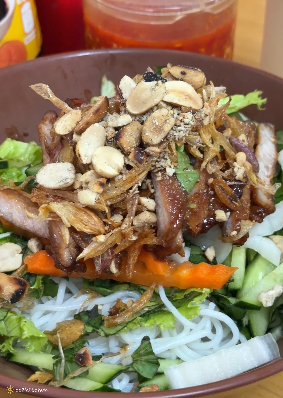 台東知本美食懶人包推薦！知本溫泉必吃20間人氣小吃與餐廳整理。
