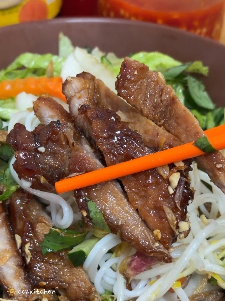 台東知本美食懶人包推薦！知本溫泉必吃20間人氣小吃與餐廳整理。