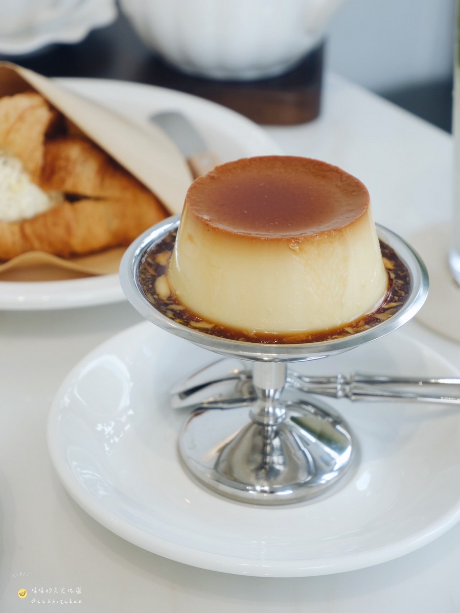 台東市區咖啡廳推薦！「Flora Café」韓系唯美咖啡廳，鄰近台東火車站～台東下午茶聚會好去處。