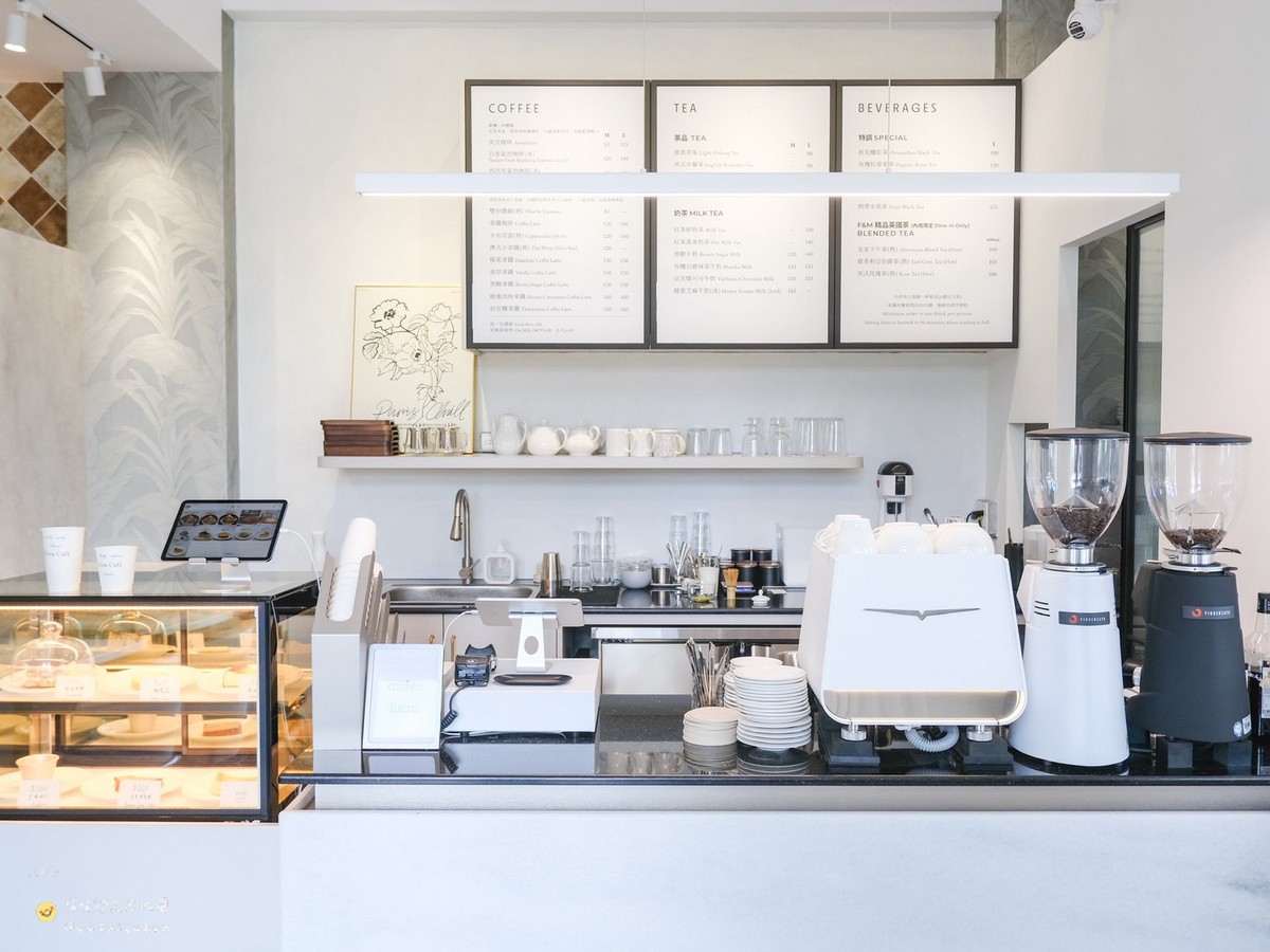 台東市區咖啡廳推薦！「Flora Café」韓系唯美咖啡廳，鄰近台東火車站～台東下午茶聚會好去處。