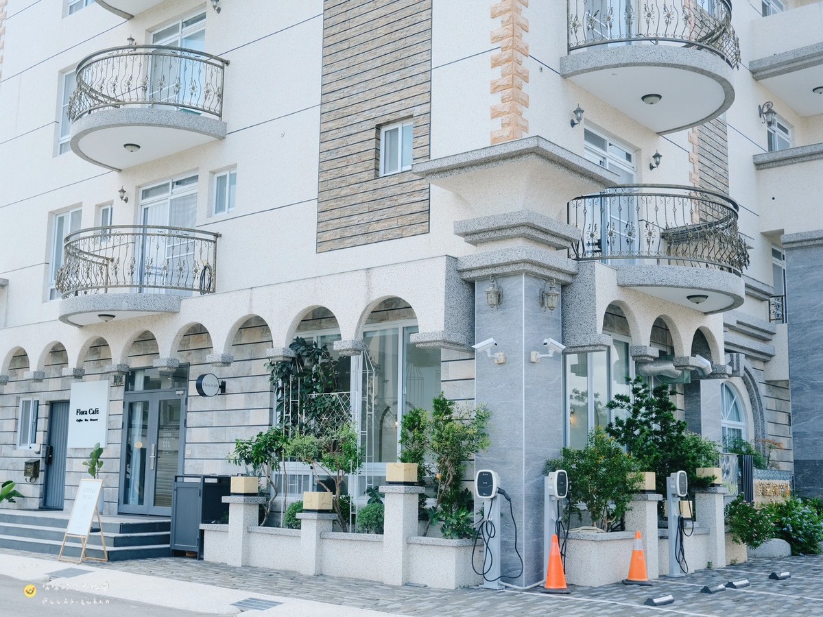 台東市區咖啡廳推薦！「Flora Café」韓系唯美咖啡廳，鄰近台東火車站～台東下午茶聚會好去處。